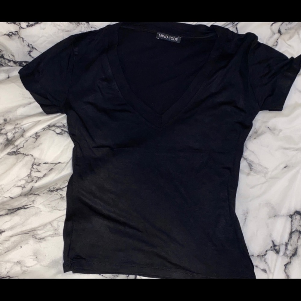 Black tee - Picture 2 of 4